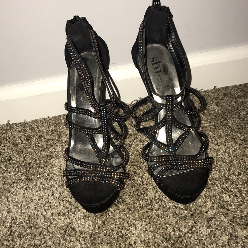 Open toed, strappy heels